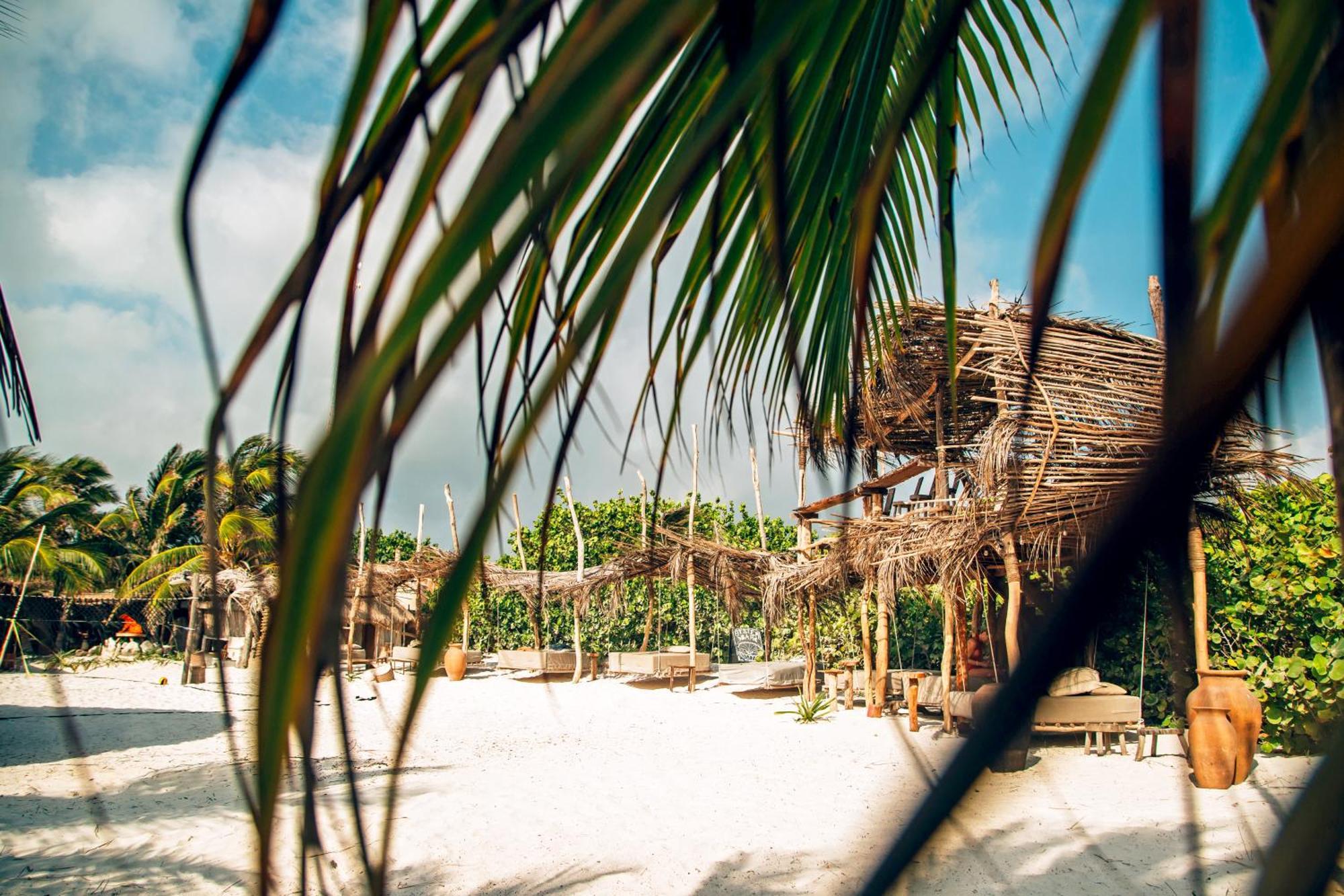 Ikal Tulum Hotel Экстерьер фото A beach hut at the resort