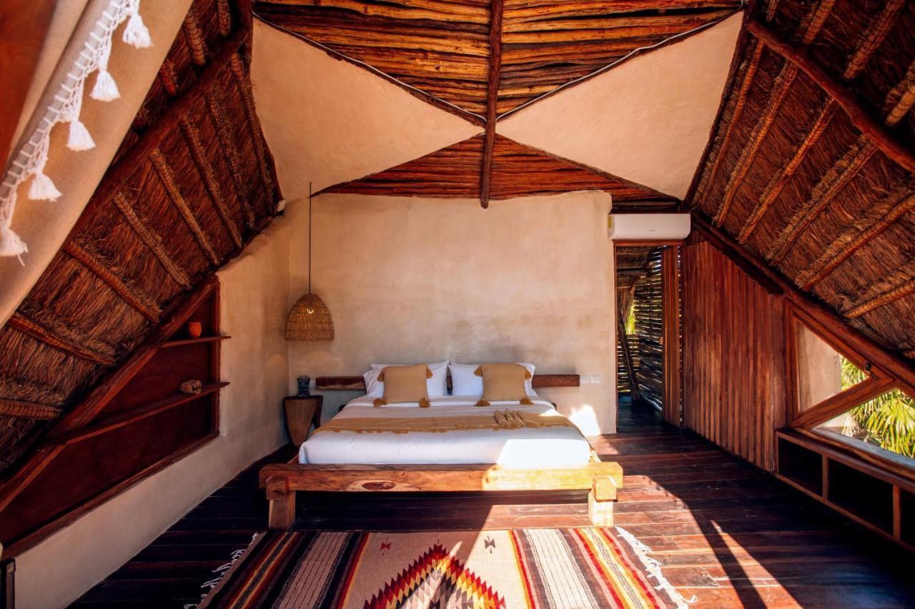 Ikal Tulum Hotel Экстерьер фото Interior of a villa at the resort