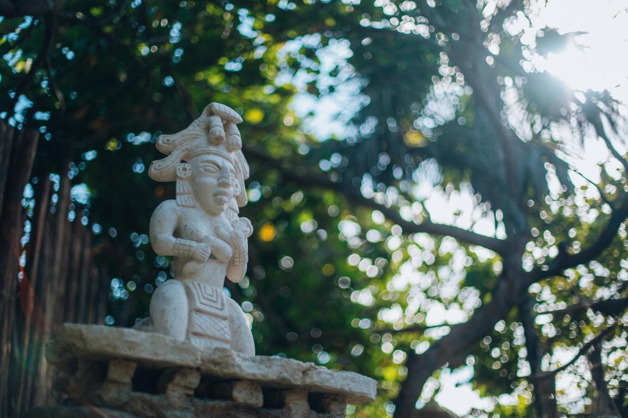 Ikal Tulum Hotel Экстерьер фото Statue of the Hindu god Ganesha at the temple